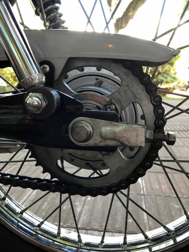 Suzuki Ax 100