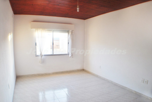 Imagen 4 de 10 de En Venta Vivienda De Dos Dormitorios Colonia Del Sacramento