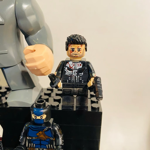 Mini Figuras Armables Daredevil (Usado)