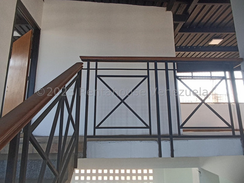 Edificios En Alquiler Mls #24-6186
