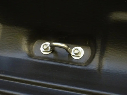 Imagen 6 de 10 de Cobertor Caja Amarok 2012+ Cabina Simple Bracco Original