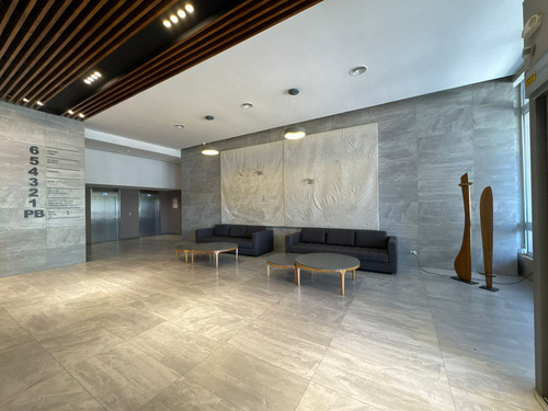 Parque Empresarial Aeropuerto. Oficinas En Alquiler De 50 M2 Y 60 M2. A Estrenar!