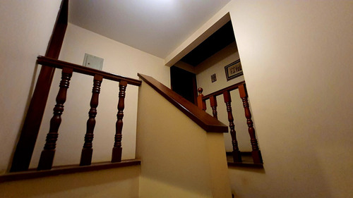Casa Sobrado Com Jardim Grande E Garagem Com Edícula (valor Negociável), Na Serra Da Cantareira