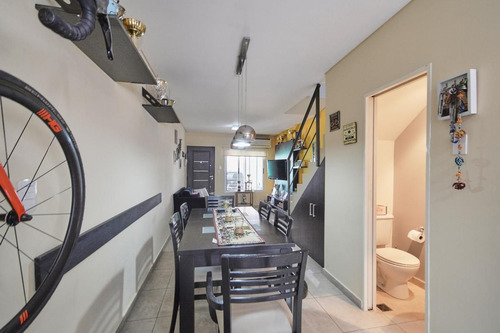 Duplex En Venta Cochera Y Jardín En Ituzaingó
