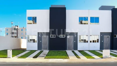 Venta De Casa En Privada Con Alberca