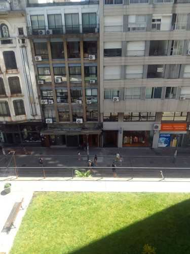 Venta Oficina O Vivienda Plaza Independencia Centro