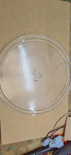 Plato Para Horno De Microondas De 34cms Con Trebol. (Usado)