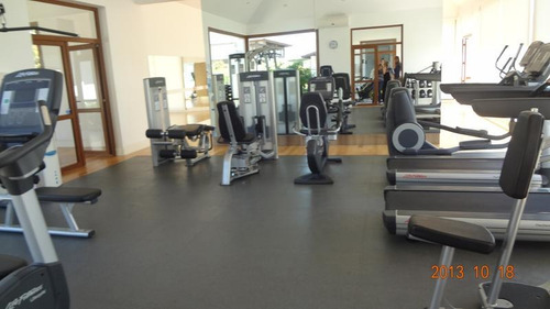Lencke Vende - Albanueva-excelente Lote Al Rio Con Amarra, Frente A La Bahia Del Club House.