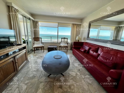 Alquiler Temporario Apartamento 2 Y Medio Dormitorios En Playa Mansa, Punta Del Este