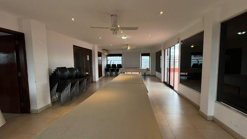Departamento En Laprida Al 700