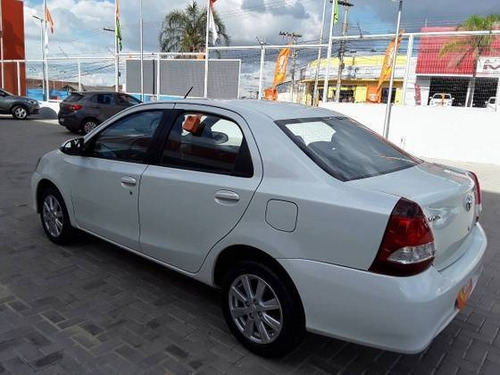 Toyota Etios 1.5 X Plus Sedan 16v Flex 4p Automático