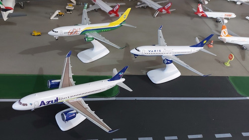3 Miniaturas- B737-800 Gol E Varig + A320 Azul - Esc 1/200