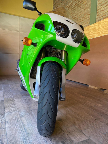 Kawasaki Zx7r (no Cbr, R1, R6, Zx10)