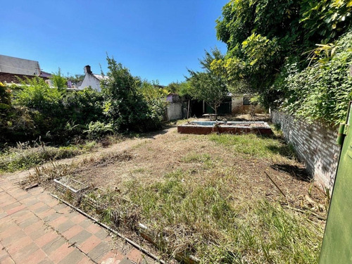 Casa Amplio Lote Propio 10x30, Jardín, Amplio Patio Y Galería Cubierta - Dueño Directo - Solo Venta - No Permuta