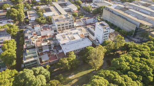 Edificio Comercial En Parque Patricios
