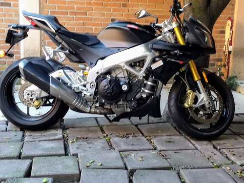 Moto Aprilia Tuono V4 2013