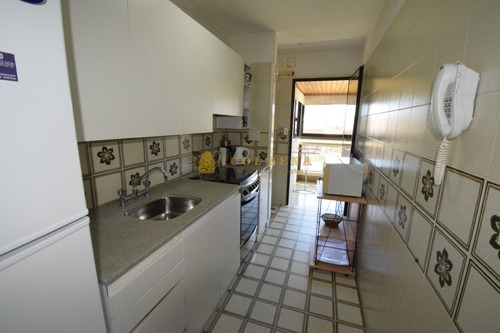 Apartamento En Brava, 2 Dormitorios Complejo Parquemar Center- Ref: 3803