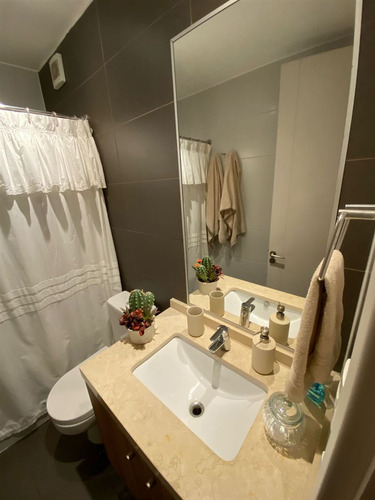 Departamento En Venta De 4 Dorm. Cercano Al Portal La Dehesa
