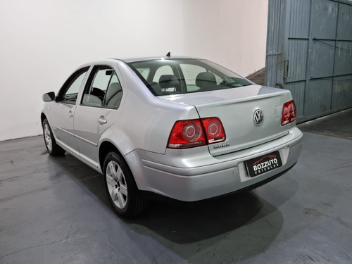 Imagem 4 de 11 de Volkswagen Bora 2.0 Flex Ano 2009