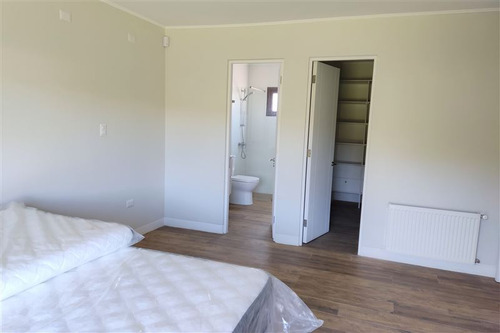 Casa En Venta De 6 Dorm. En Santo Domingo