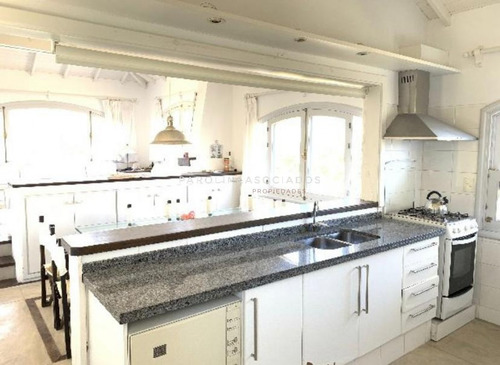Casa En Venta De 4 Dormitorios En La Barra -ref:3969