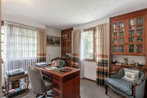 Casa En Venta En Provenza. Cod V8583