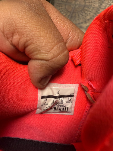Jordan Retro 4 Hot Punch (Usado)