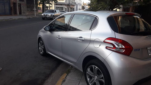 Peugeot 208 1.6 Feline 2013