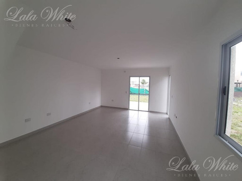 Imagen 11 de 20 de Alquiler Anual/venta - Casa En Laguna Azul