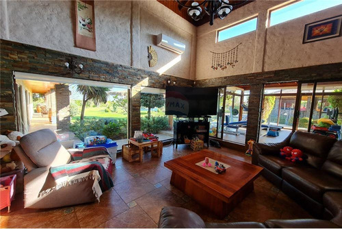 Imagen 3 de 14 de Gran Casa Y Oportunidad En Pirque