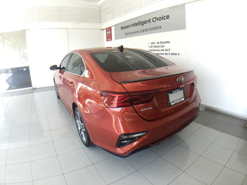 Imagen 5 de 15 de Kia Forte 4 Puertas