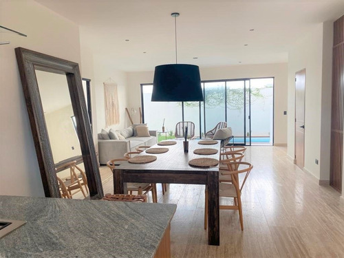 Imagen 2 de 21 de Casa En Venta En Residencial Aqua, Cancun