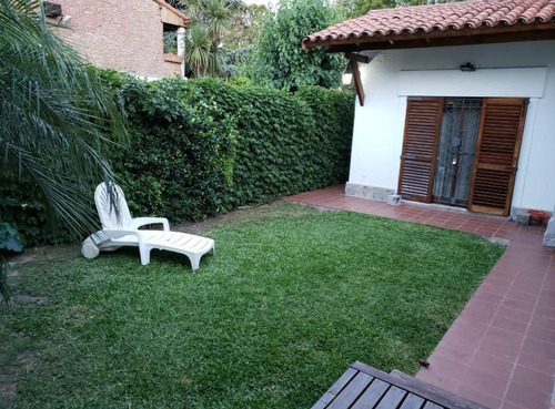 En Ciudad Jardin A Metros De La Estacion Chalet 4 Ambientes Tres Baños Amplio Lote A Metros De La Plaza Del Avion F: 4544