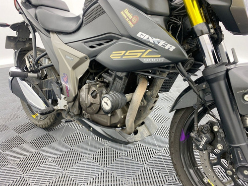 Imagen 22 de 23 de Suzuki Gixxer 250