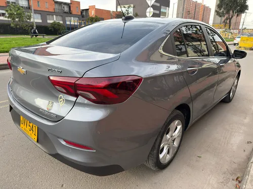 Chevrolet Onix 1.0T Premier Sedan At