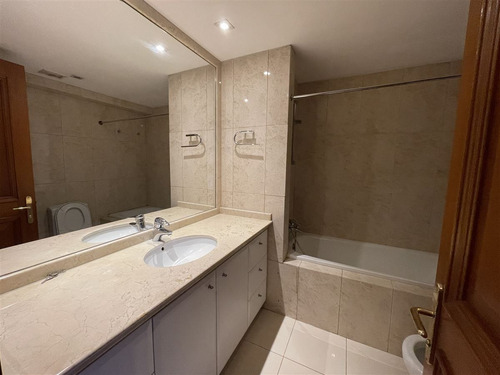 Departamento En Venta De 4 Dorm. Vitacura Raimundo Larrain
