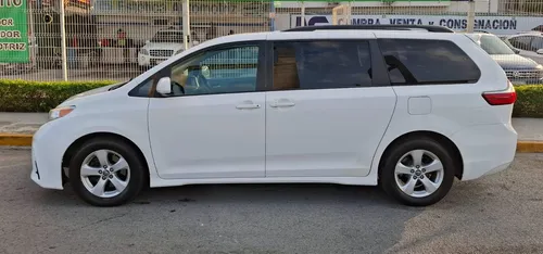 Toyota Sienna 3.5 Le At