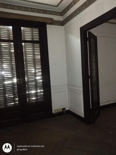 Imagen 4 de 11 de Jujuy Esq Hipòlito Irigoyen: Edificio Francés De Categoría. Living Y Comedor, Escritorio, 3 Dormitorio. Todo Externo, Apto Profesional O Vivienda