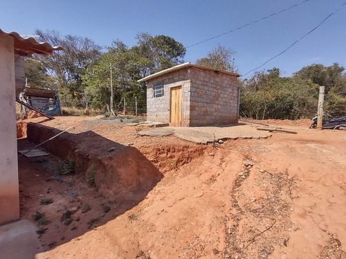 Imagem 18 de 30 de Ótima Chácara, Faltando Acabamento, Com 4 Dormitórios, Córrego, Bem Localizada, À Venda, 2000 M² Por R$ 280.000 - Rural - Socorro/sp - Ch1039