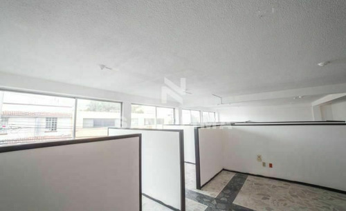 Francisco Juarez: Edificio Funcional, Excelente Ubicacion, En Celaya, Gto.