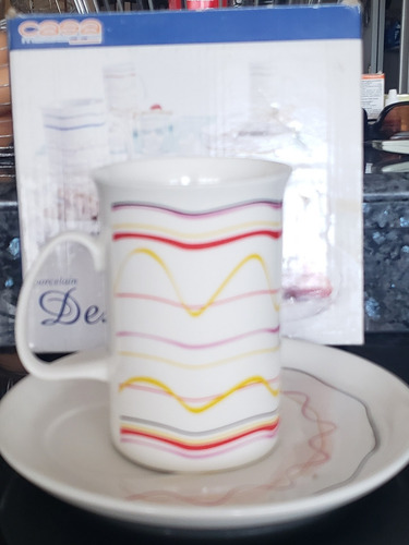Imagen 3 de 3 de Juego De 4 Mugs Con Plato Postre De Porcelana