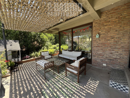 Casa En Venta De 4 Dorm. En Colina
