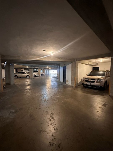 Apartamento En Alquiler 190 M2 - Urb. Sebucan.