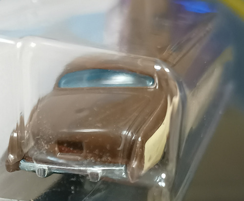 Hot Wheels Fish'd & Chip'd Treasure Hunt Th Serie Básicos Hw Marrón Oscuro