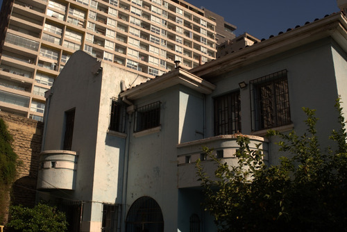 Gran Casona Con Patio, Ideal Para Inversión