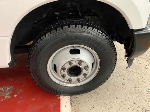 Imagen 11 de 12 de Ford F350 6.3l Xl Super Duty Std 6 Vel Caja Seca 2018