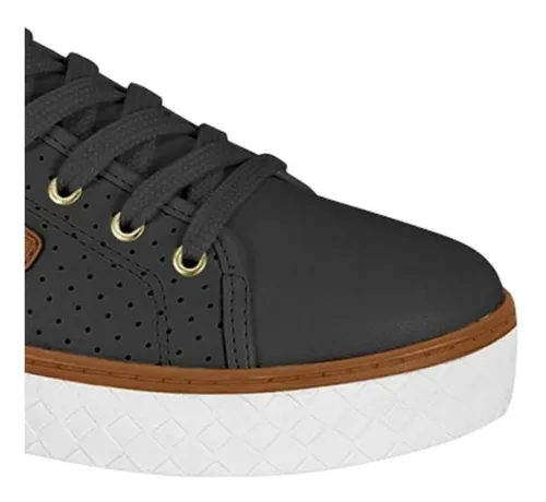 Tenis moleca sale furadinho