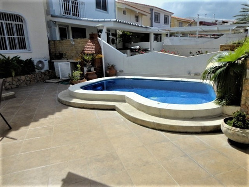 Imagen 2 de 12 de Palafito En Alquiler En El Sector A Puerto La Cruz