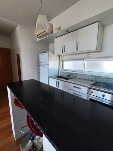 Amplio Monoambiente En Alquiler Con Balcon Y Amenities, Colegiales. E-furio.