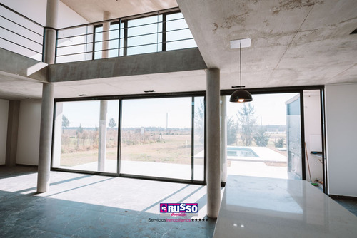 Venta Casa Barrio Cruz Del Sur San Vicente 4 Ambientes